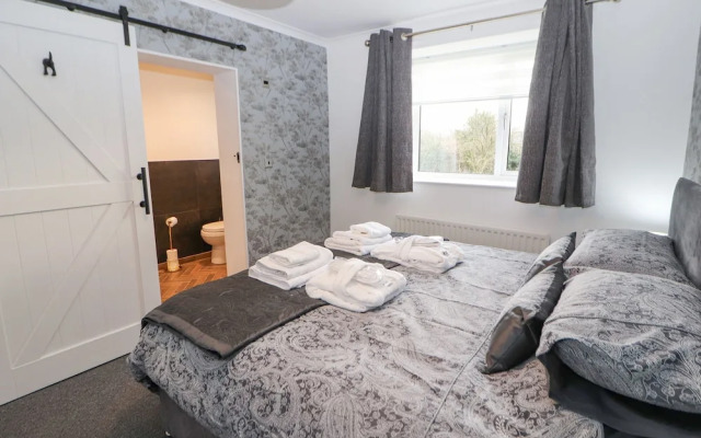 The Hideaway @ Waverton Villa