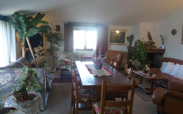 Appartamento In Villa Vicino Al Mare