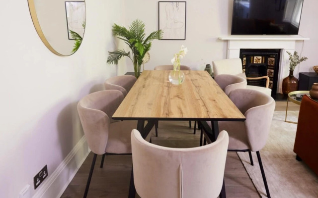 The St Johns Wood Sanctuary - Glamorous 2bdr Flat