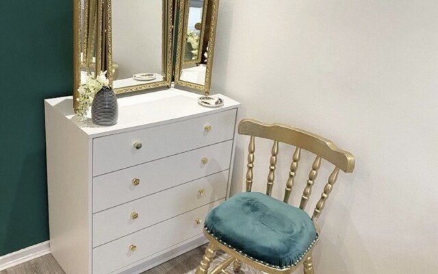 17G Regent Place