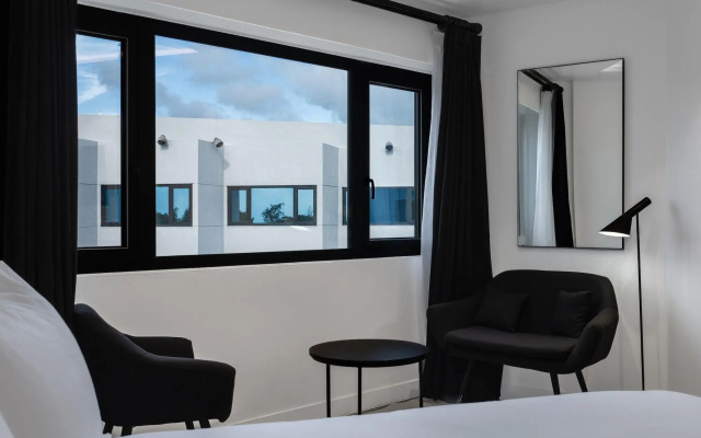 Pacific Bay Hotel
