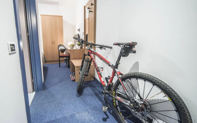 Fly Bike Hotel
