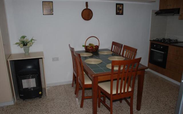 Kanarinis Apartments