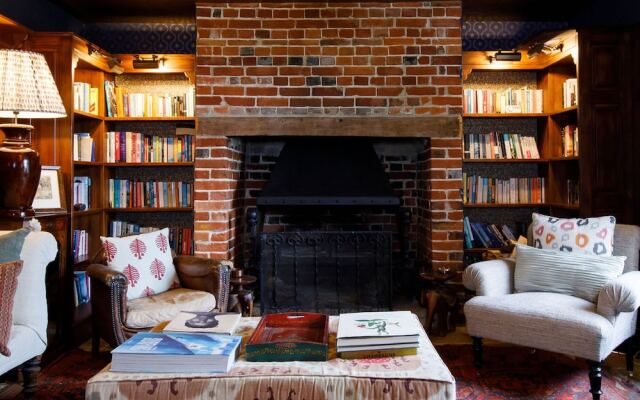 Impressive Country Estate Sleeps 17