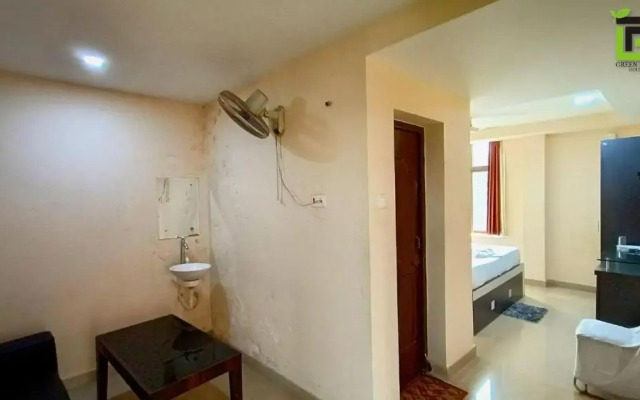 OYO 28157 Hotel Green Field