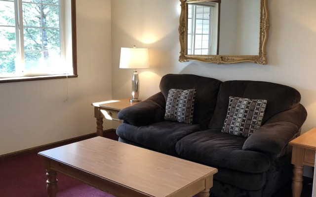 Landmark Inn