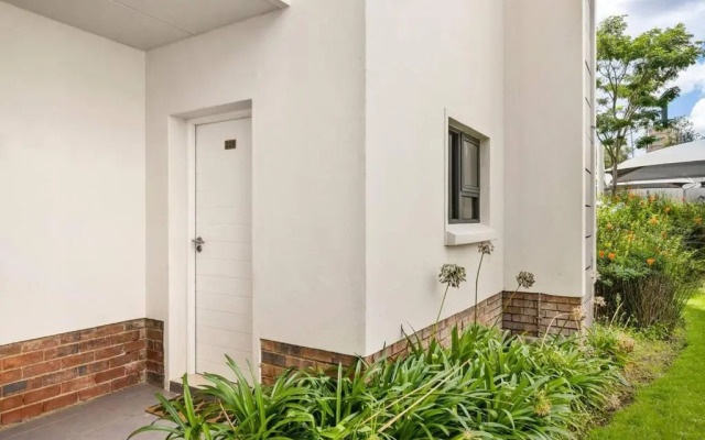 Lovely 2 bedroom apartment with modern finishes