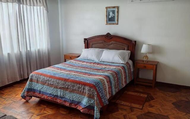 Hostal Altamira Suites