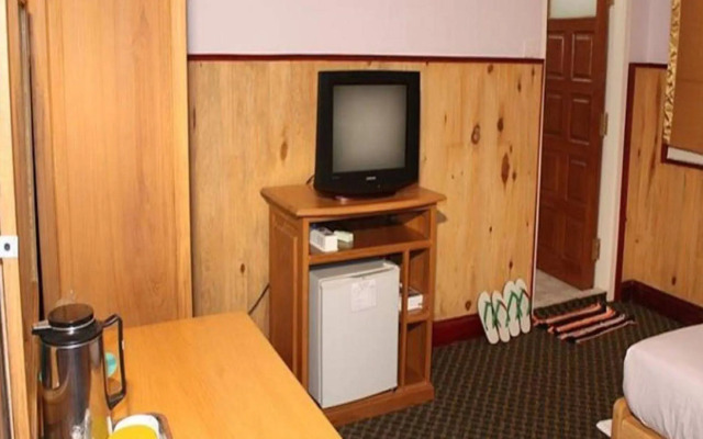Honey Pine Hotel