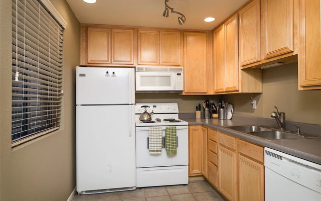 Parktopia 1 BR by Casago