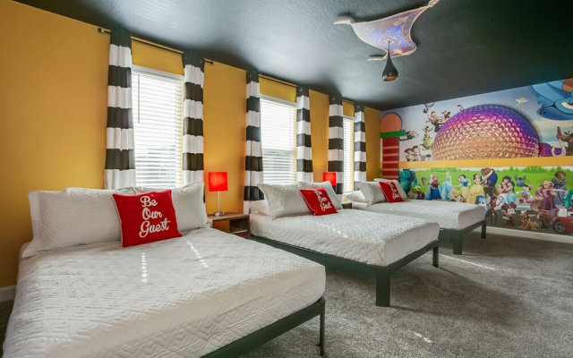 Stunning Villa w/ No Rear Neighbors! Near Disney