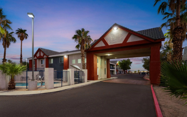 Days Inn by Wyndham Phoenix West