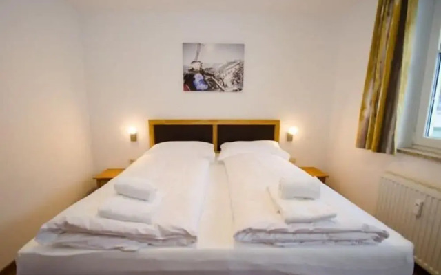 Apartment Summer & Winter Fun I