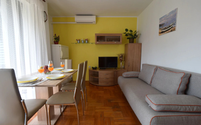 Apartment Biserka