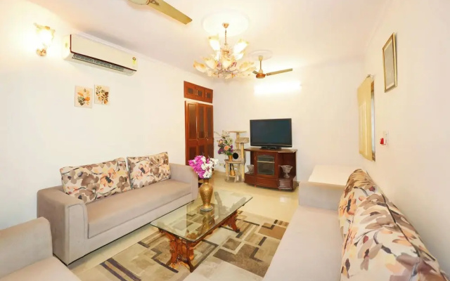 Amber Crest by Redolive10min ~airportdelhi2bhk