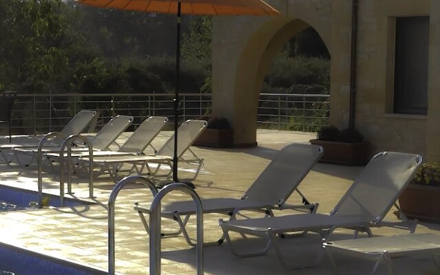 Villas Kalives