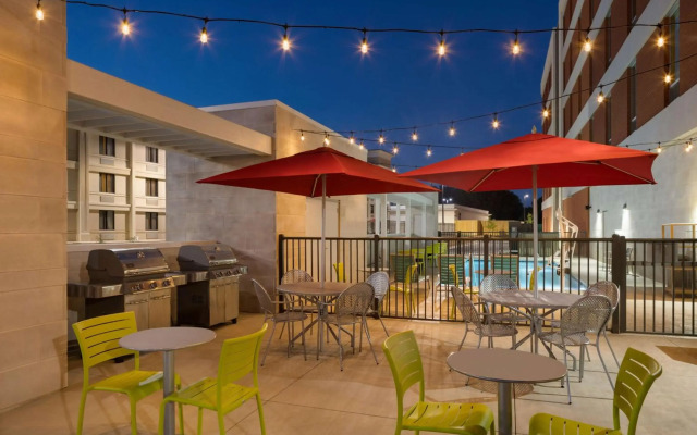 Home2 Suites by Hilton Charlotte Airport
