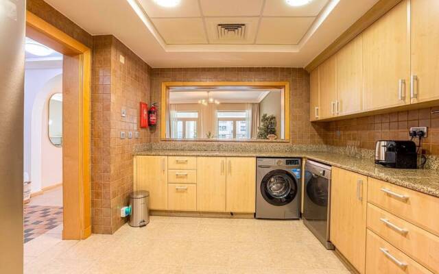 Spacious New Furnished 2br M Palm Jumeirah