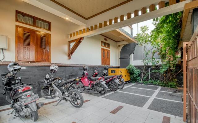 RedDoorz Plus near Lempuyangan Station 4