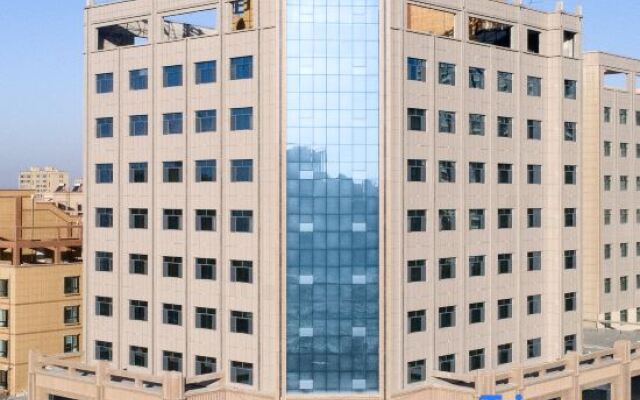 Homeinn Plus Hotel (Zhangye West Railway Station)