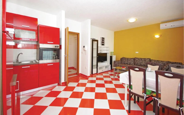 One-Bedroom Apartment in Makarska