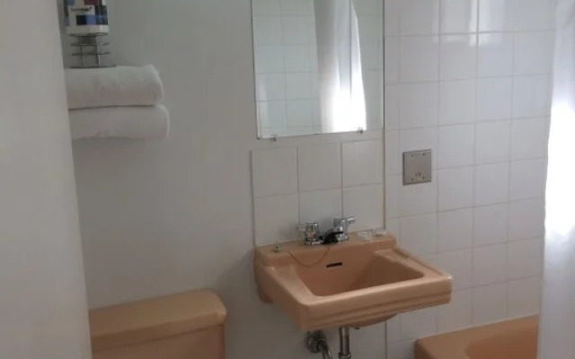 Bavarian Orchard Motel