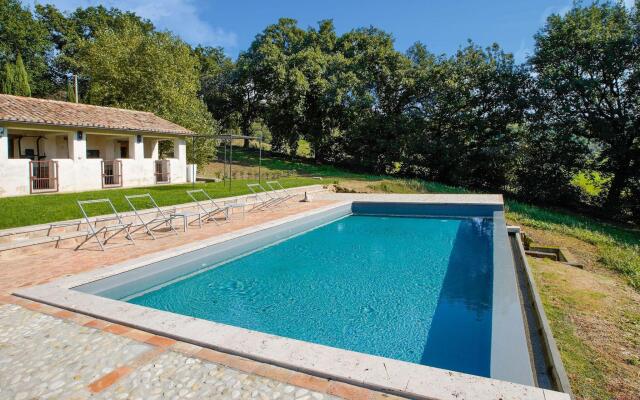 Completely renovated former farmhouse with infinity pool