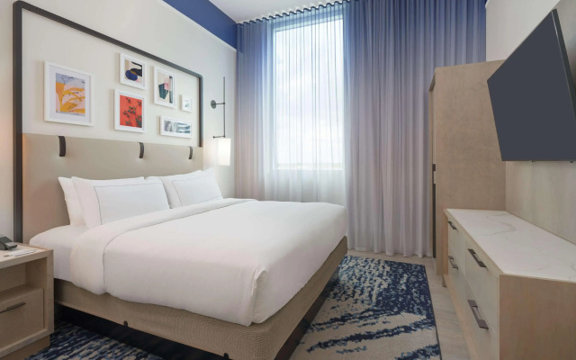 SERENA Hotel Aventura Miami, Tapestry Collection by Hilton