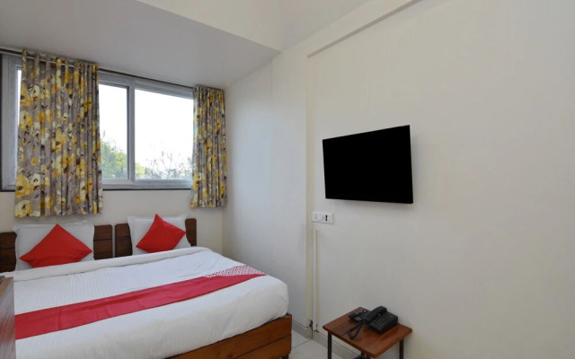 OYO 22827 Hotel Prafulla