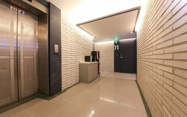 Gwangju Sinan Yeogiseo Jaja