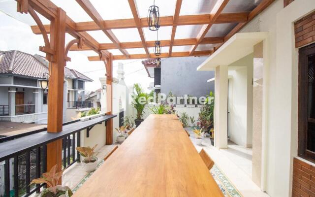 Balmoral House Redpartner Near Ambarukmo Plaza Mall Yogyakarta