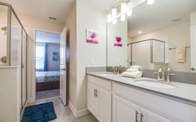 1670 Moonvalley Drive