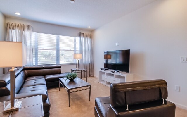 Solterra - 5204 Oakbourne Avenue