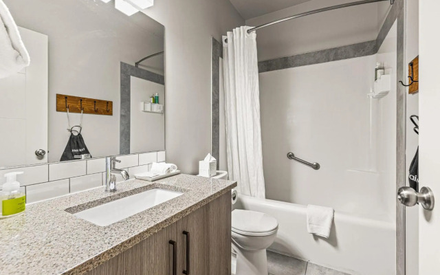 Basecamp Lodge Canmore