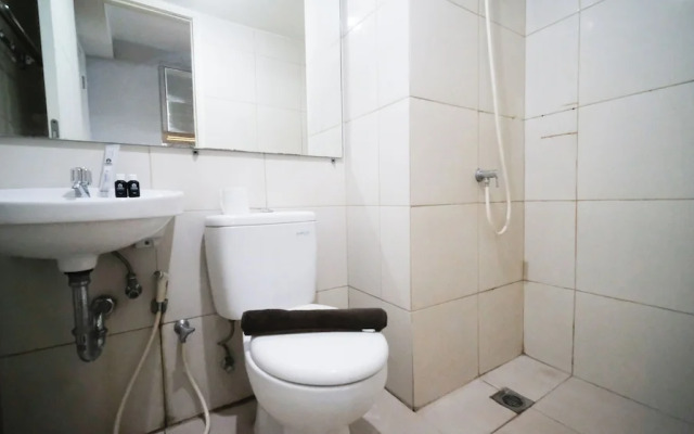 Homey and Simple Studio at Tanglin Supermall Mansion Apartment