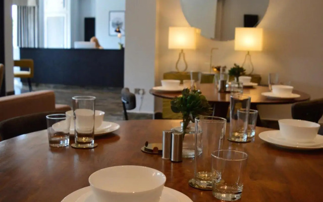 Q8 Boutique Hotel