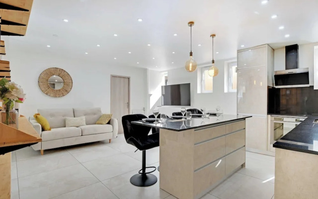 Appartement in the Heart of Paris Canal de L'ourq/crimee