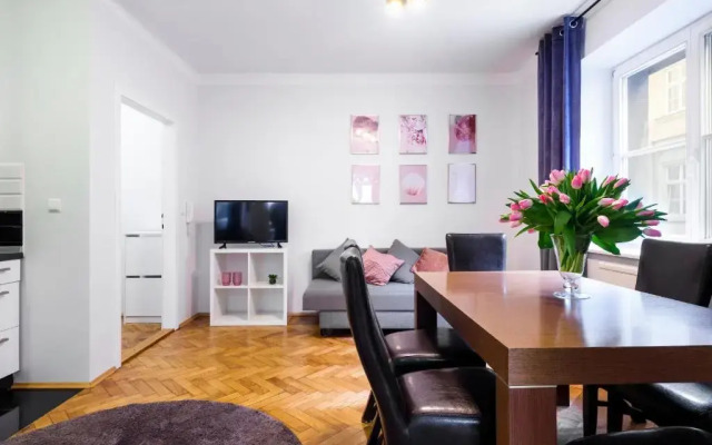 CracWoW St. Thomas Apartment