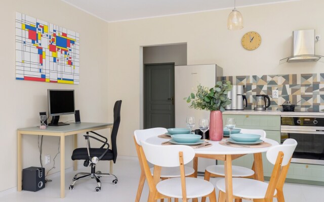 Apartment Mondrian by Renters