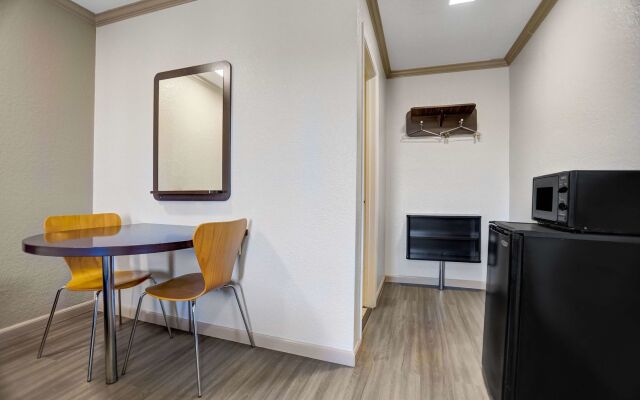 Motel 6 Red Bluff, CA