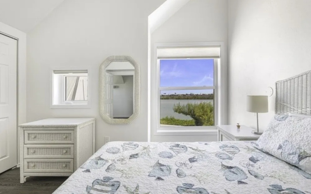 Holley House 4 Bedroom Home by RedAwning