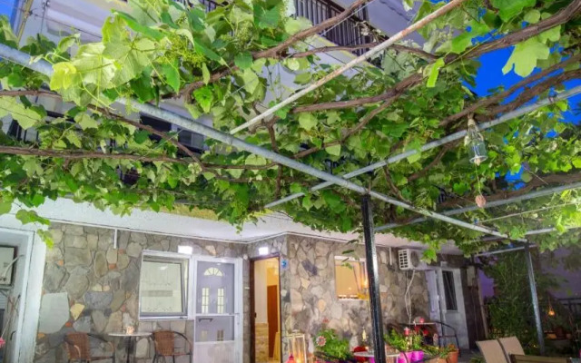 Famelia Studios Lampiris