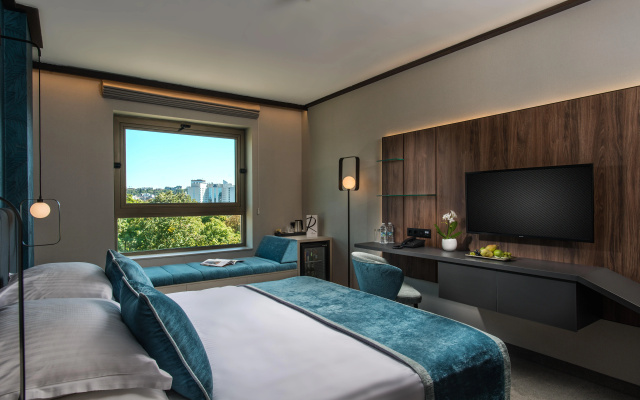 Rosslyn Central Park Hotel