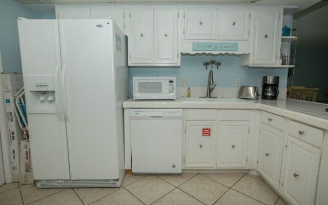 Shoreline Towers 2073 - 2 Br Condo