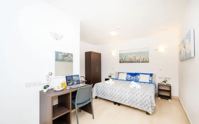 Islet Seafront Family Apartment