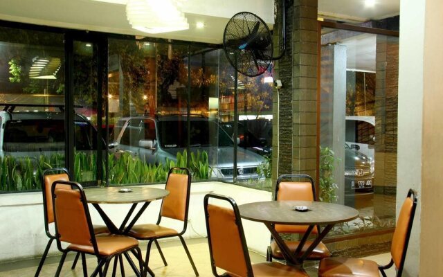 Hotel Sepuluh Lingkar Selatan