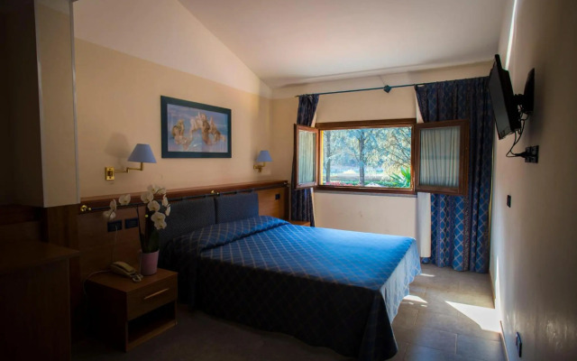 Sayanora Hotel & Park