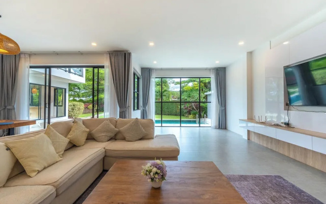 One of Phukets Best Villas V212