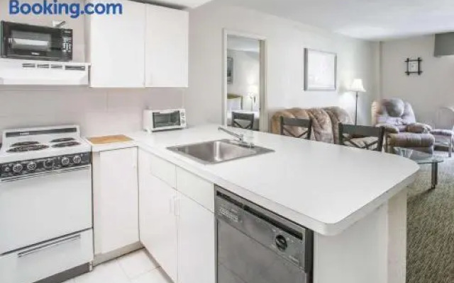 Days Inn Peoria/glendale Hotel And Conference Center