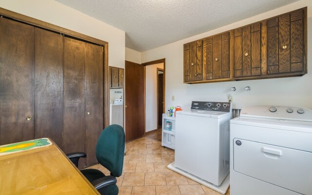 Grandma's Mountain Getaway - 3 Br Home